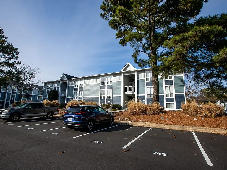 Chapel Lake Apartments — Photo 29