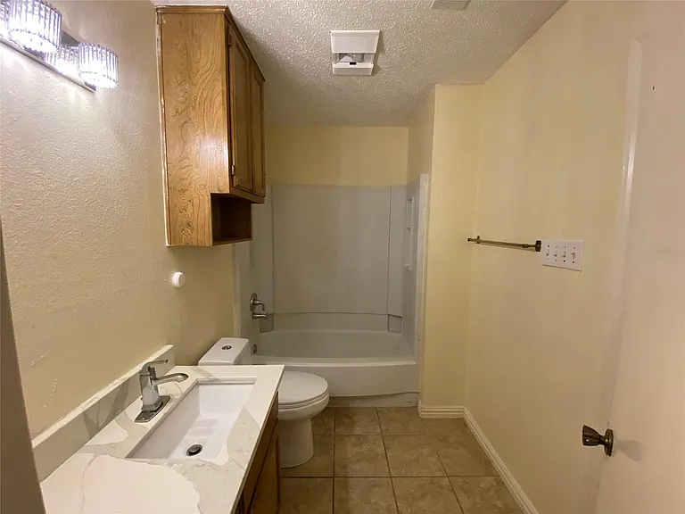 530 Rawls Cir — Photo 8