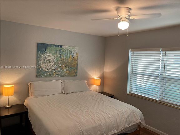 5th image of 406 SE 11th Ct #1-2