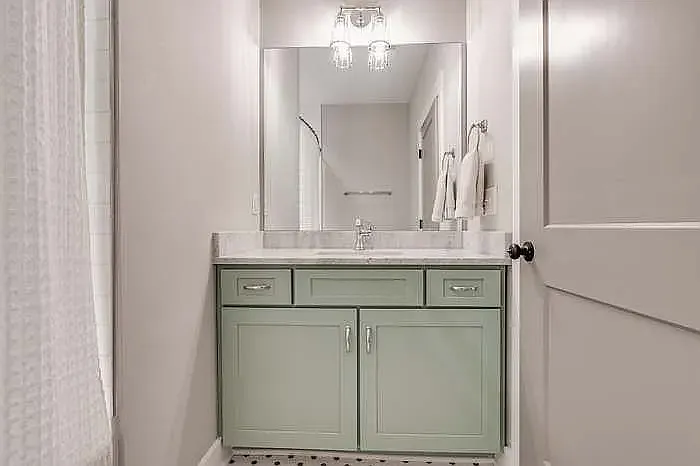 2nd full bath upstairs