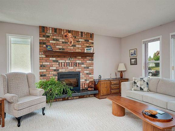 3rd image of 3960 Arlene Pl