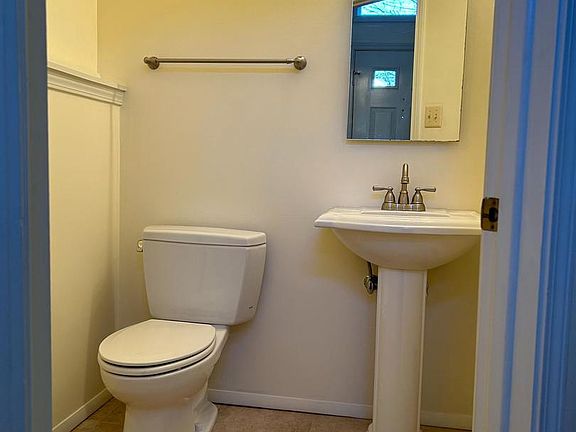 4th image of 13229 Custom House Ct