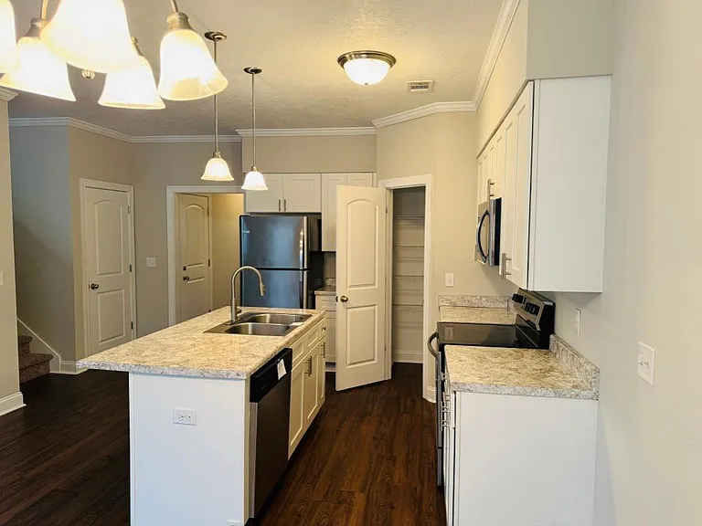 4279 Valencia Ln — Photo 3