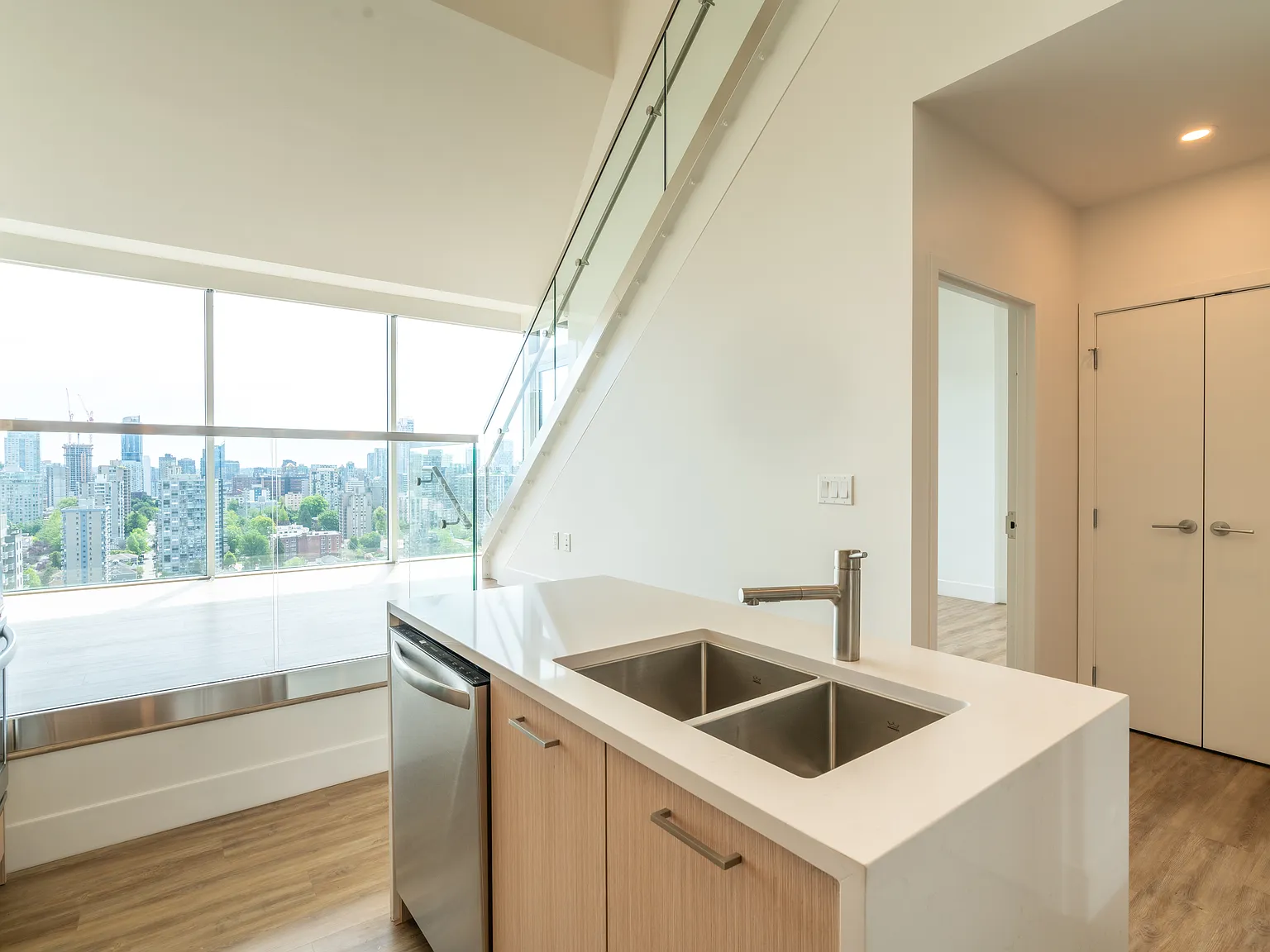 The Penthouses at Shoreline West End — Photo 1