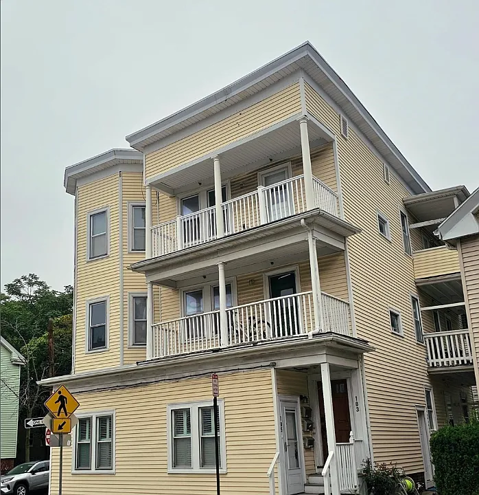 138 Rindge Ave #2