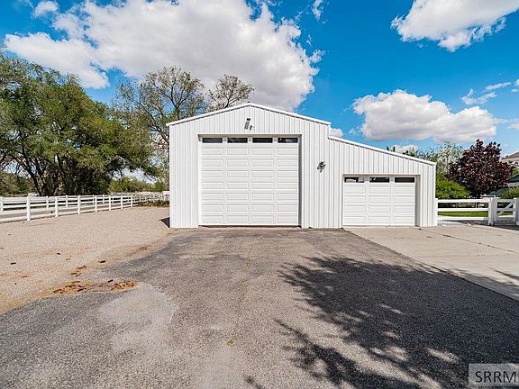 5th image of 900 Pendlebury Ln