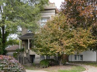 120 Lake St APT B, Oak Park, IL 60302