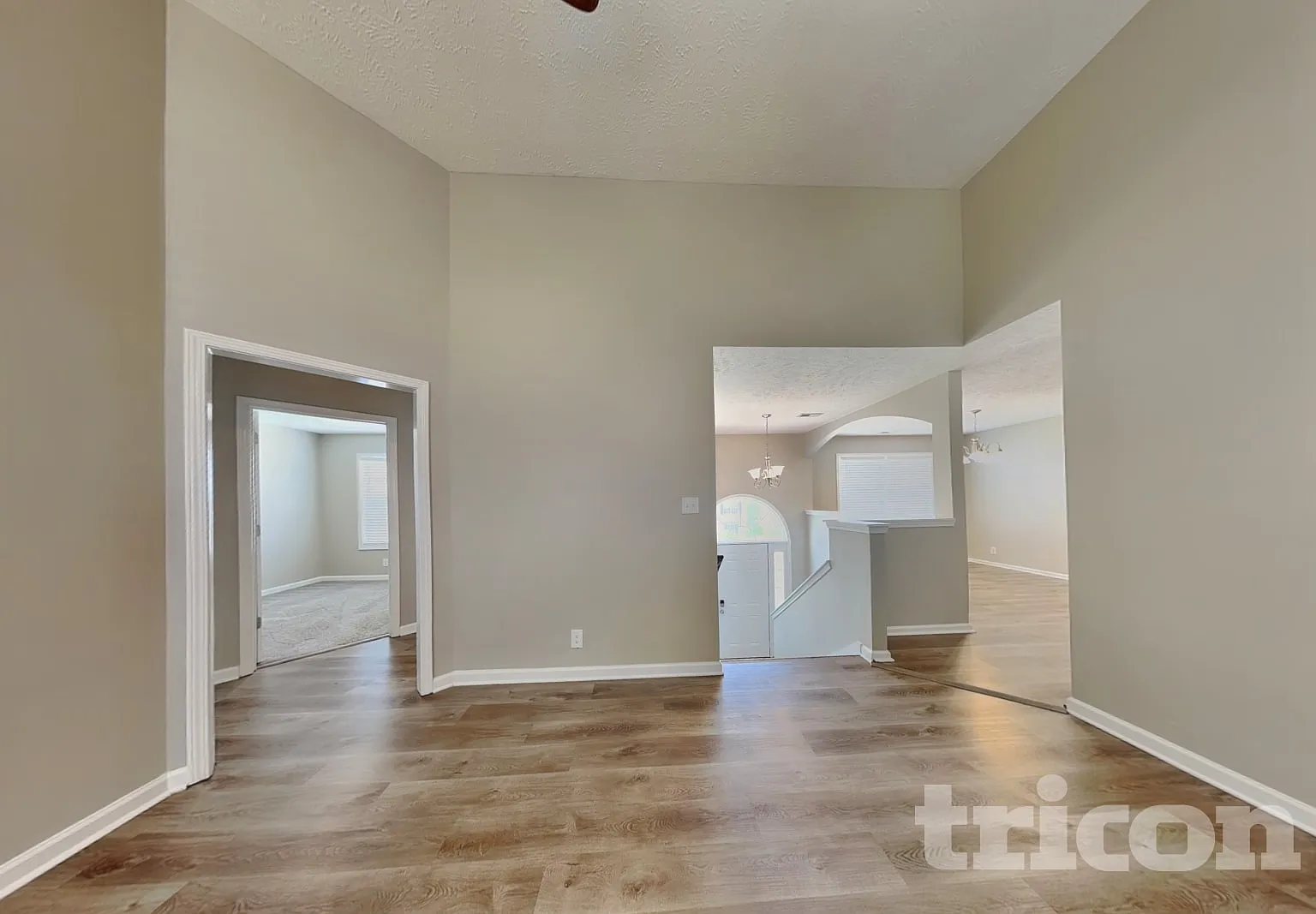 1612 Broad Circle Clarksville TN — Photo 3