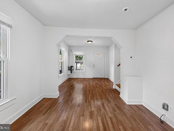 4th image of 117 Yuma St SE