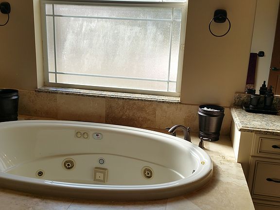 2nd image of 9800 Merle Dr
