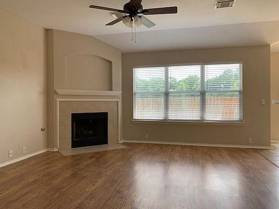 4th image of 2205 Drue Ln