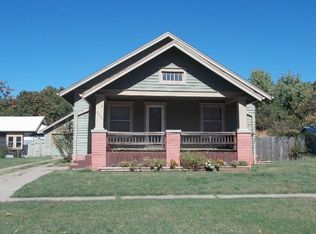 908 E 14th Ave, Winfield, KS 67156