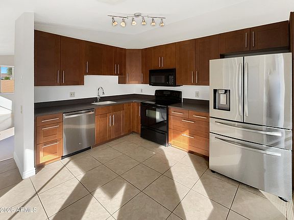 2nd image of 2015 N VILLAS Lane