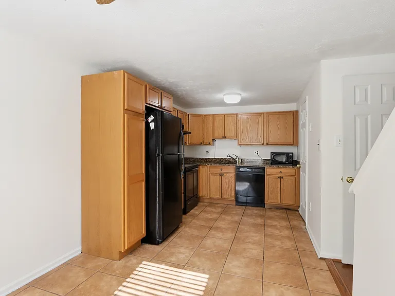 40 Whitechurch Ct — Photo 8