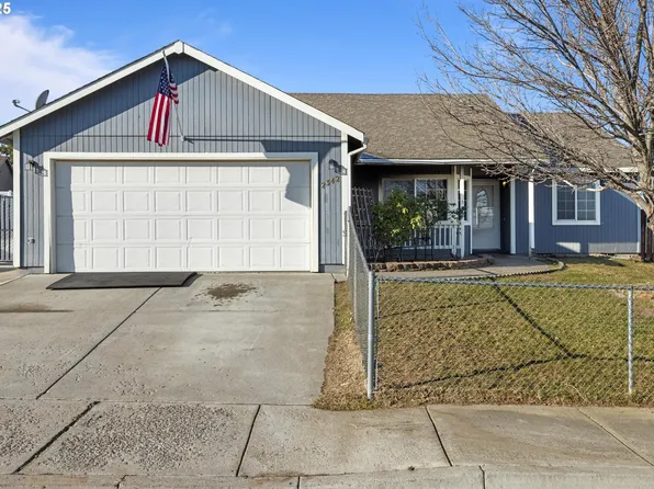 2342 Blue Bird Dr, Umatilla, OR 97882