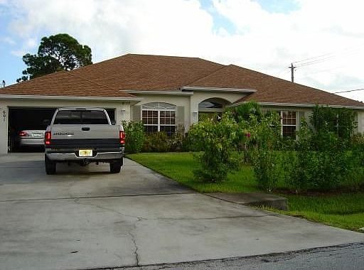 1st image of 601 NW Rainbow St
