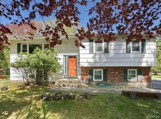 17 Sandy Brook Dr, Spring Valley, NY 10977