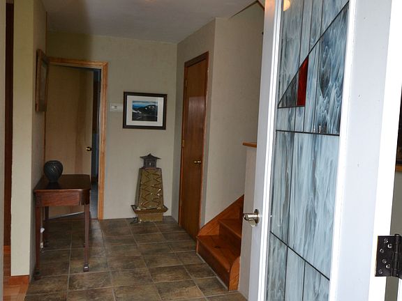 5th image of 303 Country Club Dr