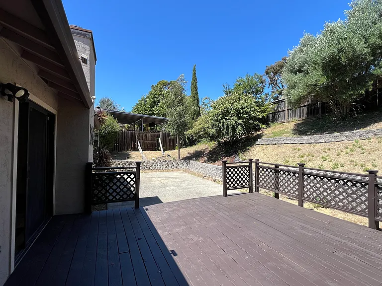270 Riverview Dr — Photo 19