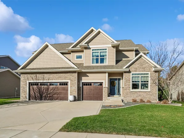 8243 Sky View Cir, West Des Moines, IA 50266