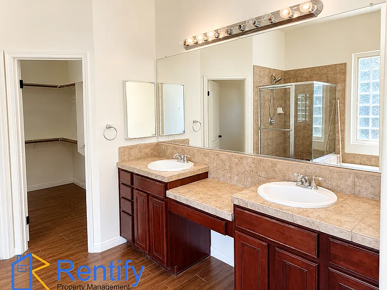 7224 Whitewater Falls Dr — Photo 32