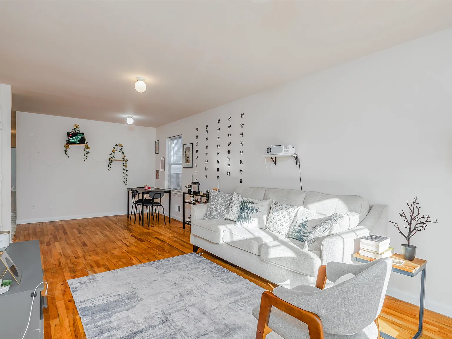 3 bed, 2.0 bath, $2,800 — Photo 3