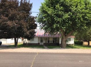341 Center St, Cedarville, CA 96104
