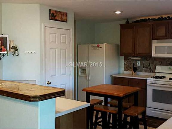 3rd image of 5036 Whistling Acres Ave