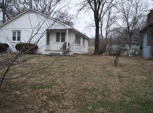 908 Kiowa St, Leavenworth, KS 66048