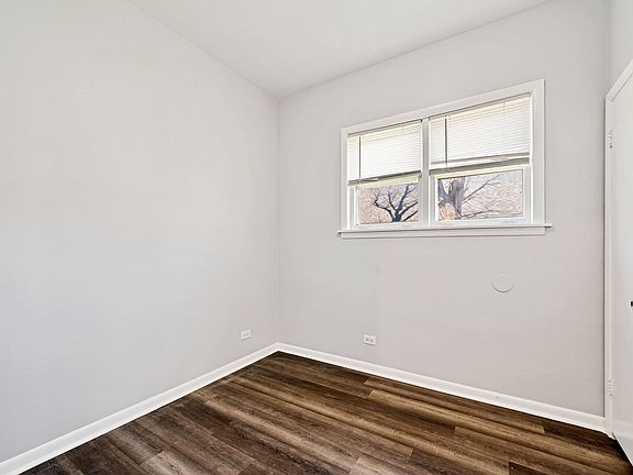 5th image of 13916 Lincoln Ave