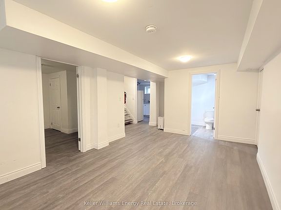 3rd image of 273 Wilson Rd S