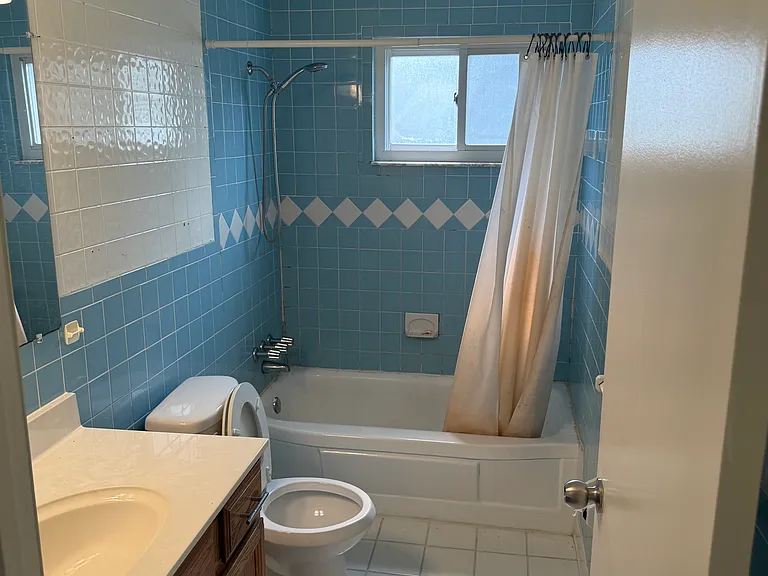 20409 Vermander Ave — Photo 2