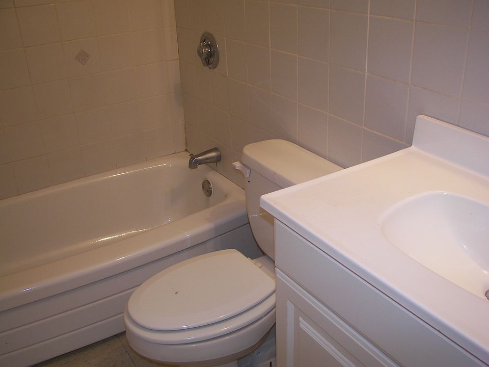 2nd image of 3746 Chippewa St APT 2