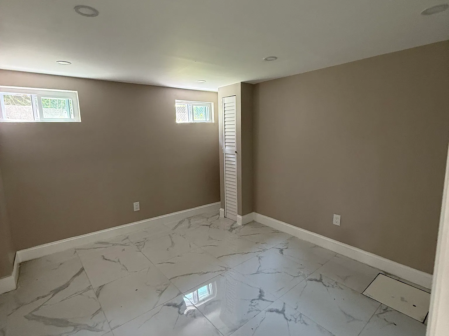 Fallon Ave, Elmont — Photo 2