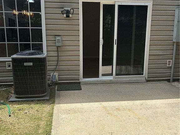 5th image of 17 Rock Side Ct