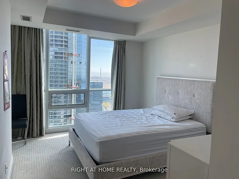 16 Harbour St #4904 — Photo 7