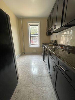 1st image of 388 Midwood St APT 1H