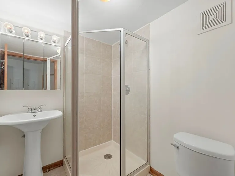1167 E 61st St #2 — Photo 11