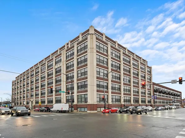 3963 W Belmont Ave Unit 421, Chicago, IL 60618
