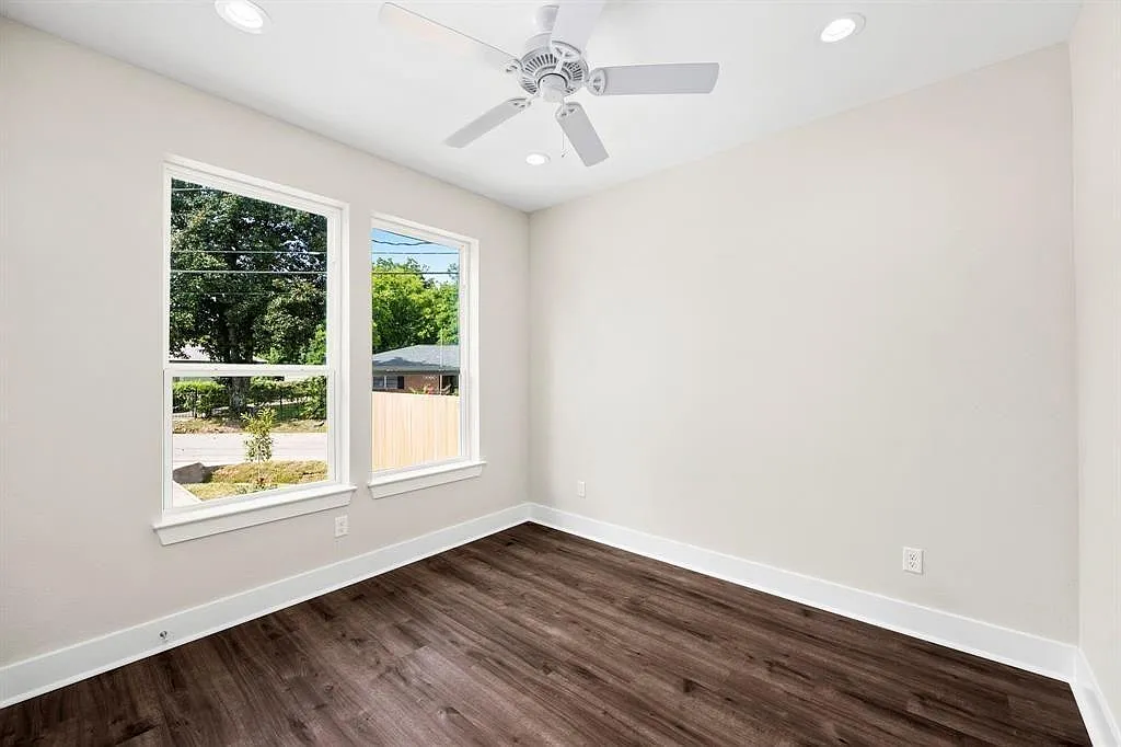 3 bed, 2.0 bath, 1130 sqft, $1,800 — Photo 3