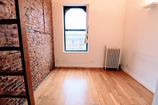 Rented by Compass | media 10