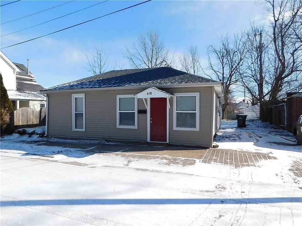 1st image of 618 N Monfort St