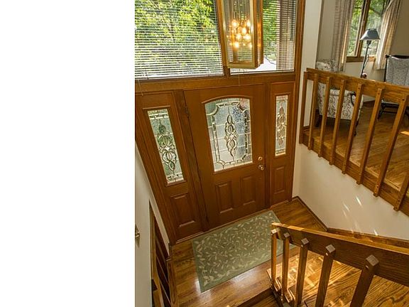 3rd image of 1841 Deepwood Dr