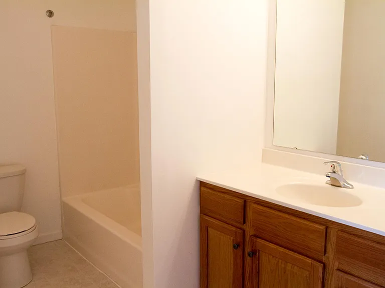 3900 Sheppard Dr — Photo 17