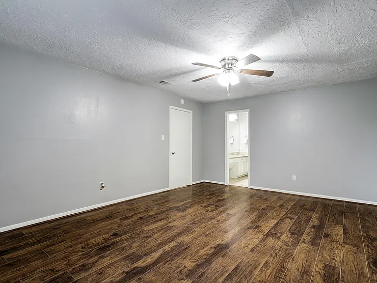 12346 Huntington Venture Dr — Photo 15