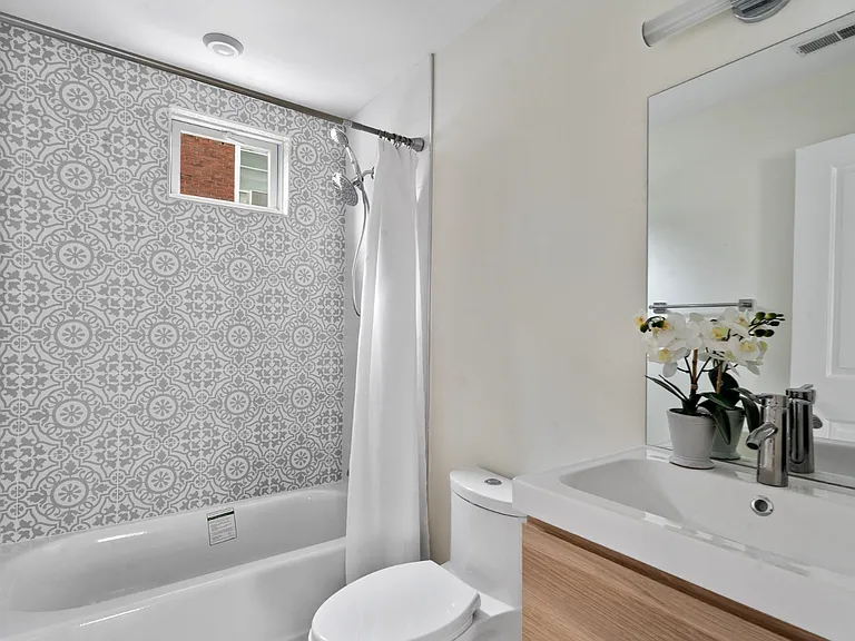 71 Ruthven St #3 — Photo 10