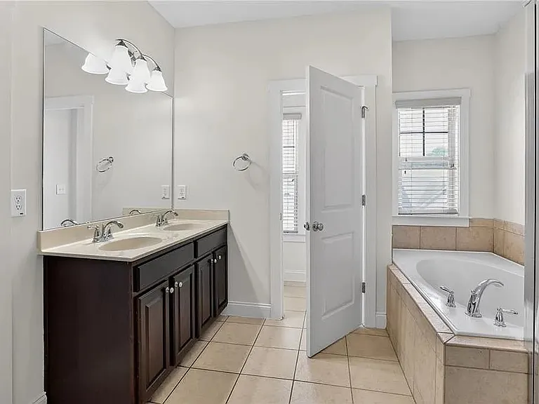 2110 Westhill Dr SE — Photo 14