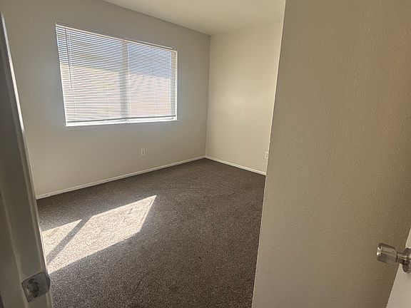 5th image of 4579 Camarilla Ave