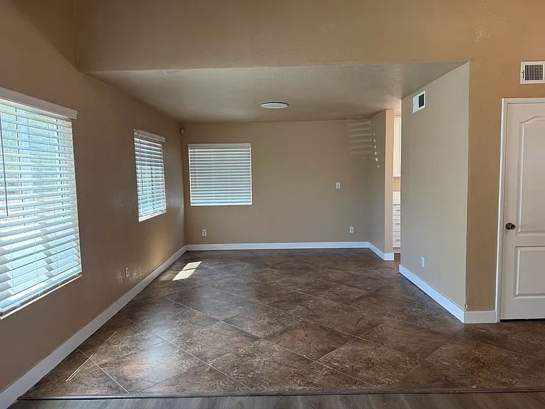 43834 Easy St — Photo 5