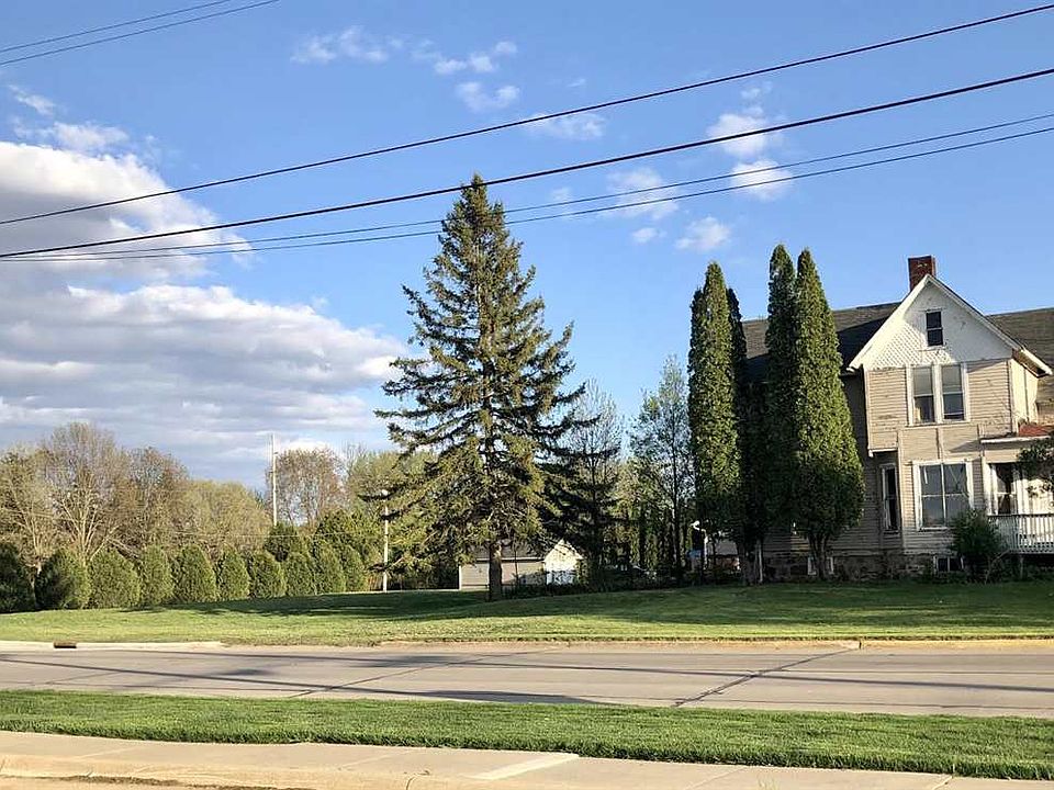 2nd image of 204 S Water Ave